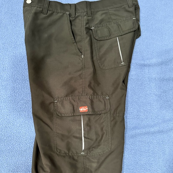 Boys Quiksilver cargo shorts size 29, black soft polyester material, xlnt cond - Picture 4 of 7